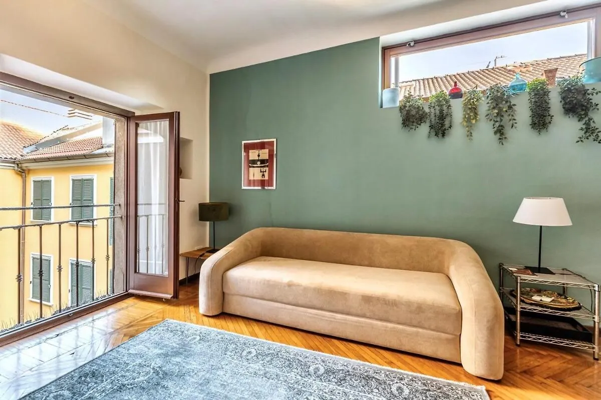 Central, Quiet And Strategic Apartment ميلان