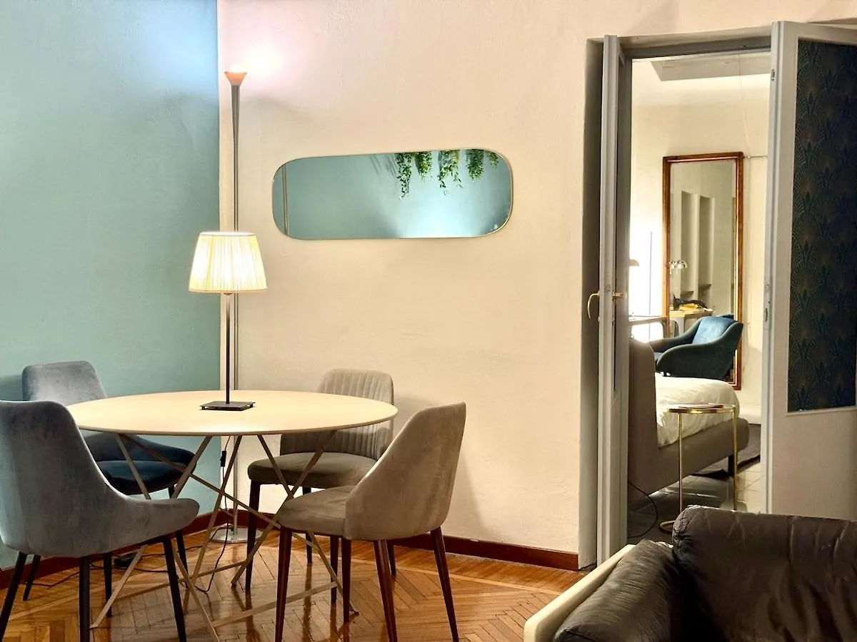 Central, Quiet And Strategic Apartment ميلان إيطاليا