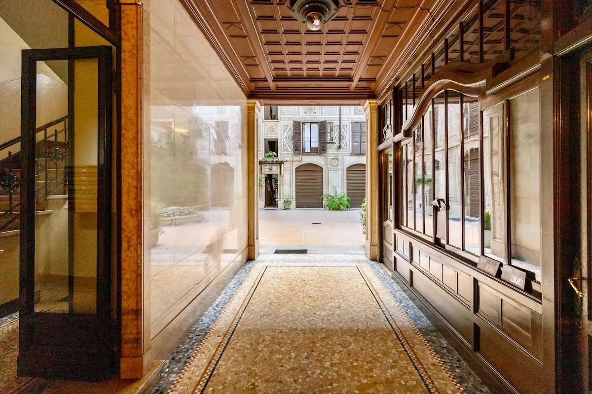 Central, Quiet And Strategic Apartment ميلان 0*,  إيطاليا