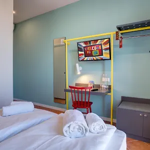  Hostel Meininger Garibaldi